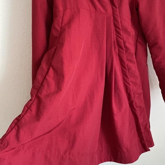 Evening Mist Raincoat in Crimson S - Picture 9 of 16